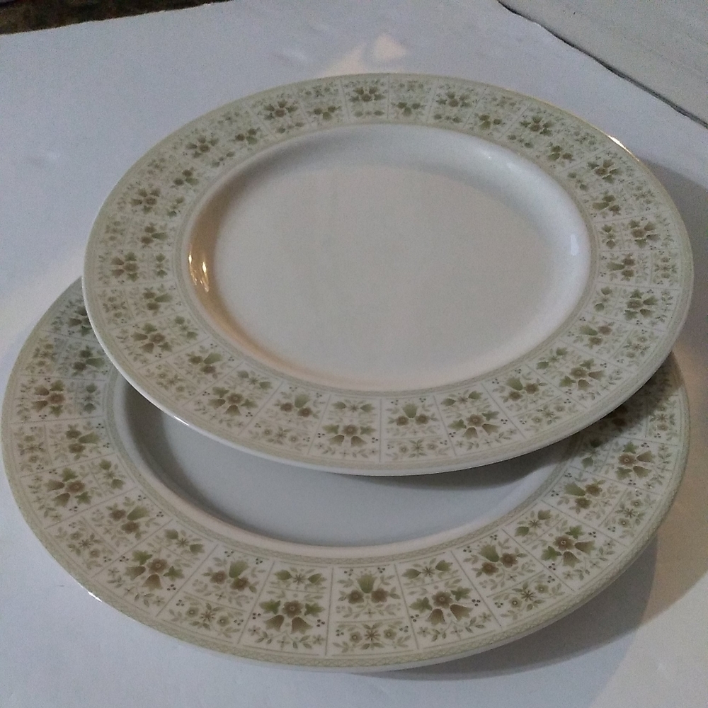 Royal Doulton Samarra 2 Dinner Plates